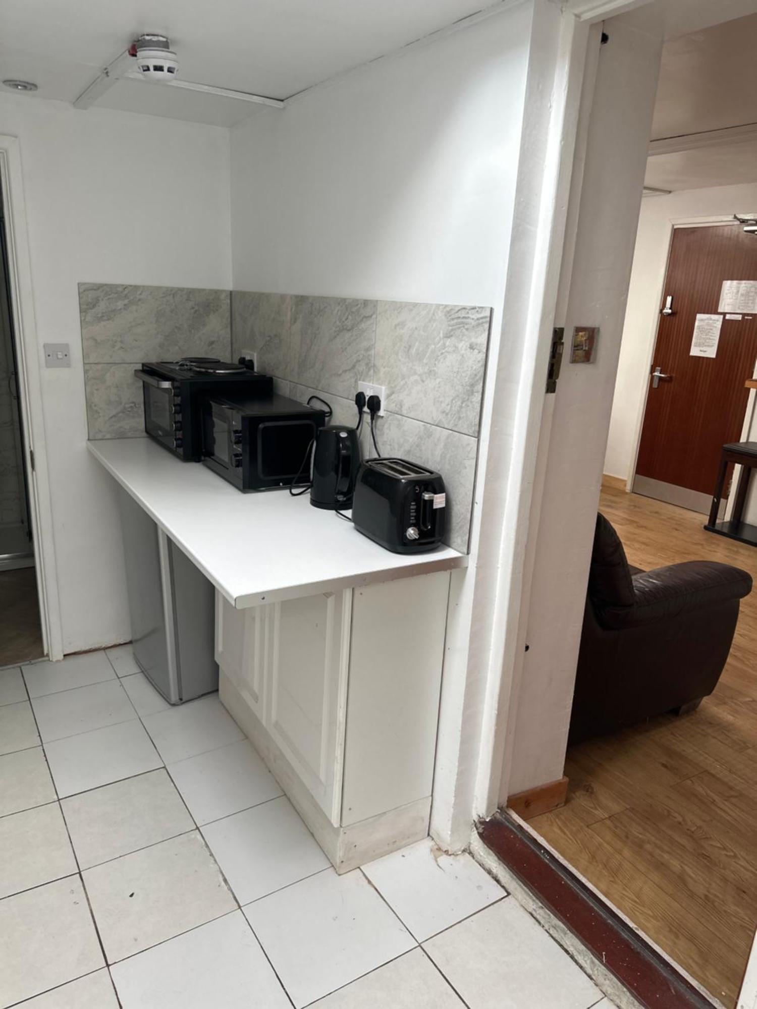ホテル Barrs Court Beds Warmley エクステリア 写真
