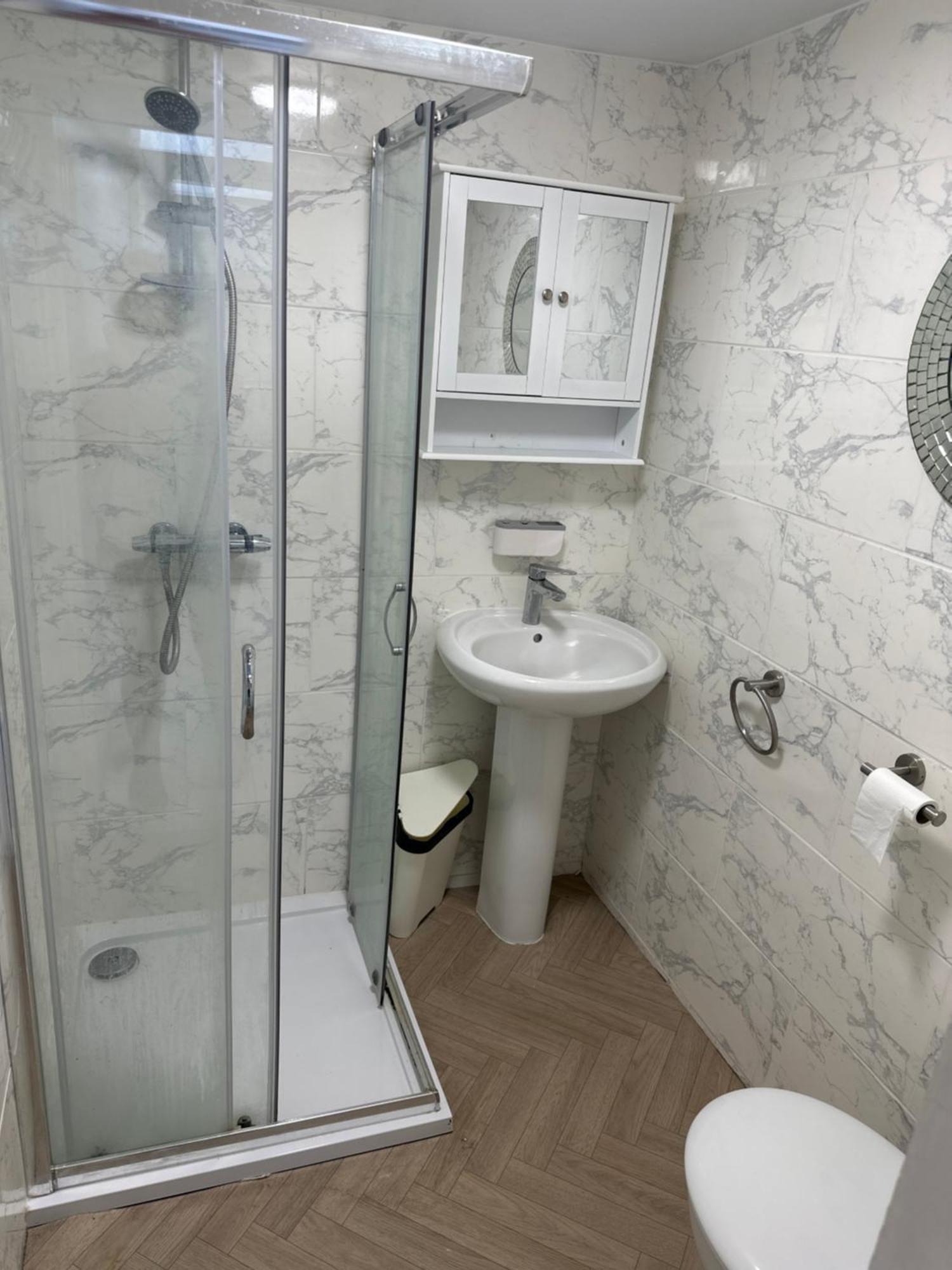 ホテル Barrs Court Beds Warmley エクステリア 写真